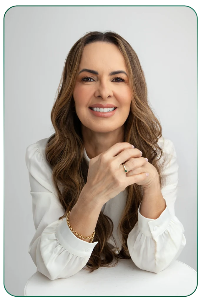 Dra. Ofélia Nascimento, especialista em harmonização orofacial e perfiloplastia em Aracaju